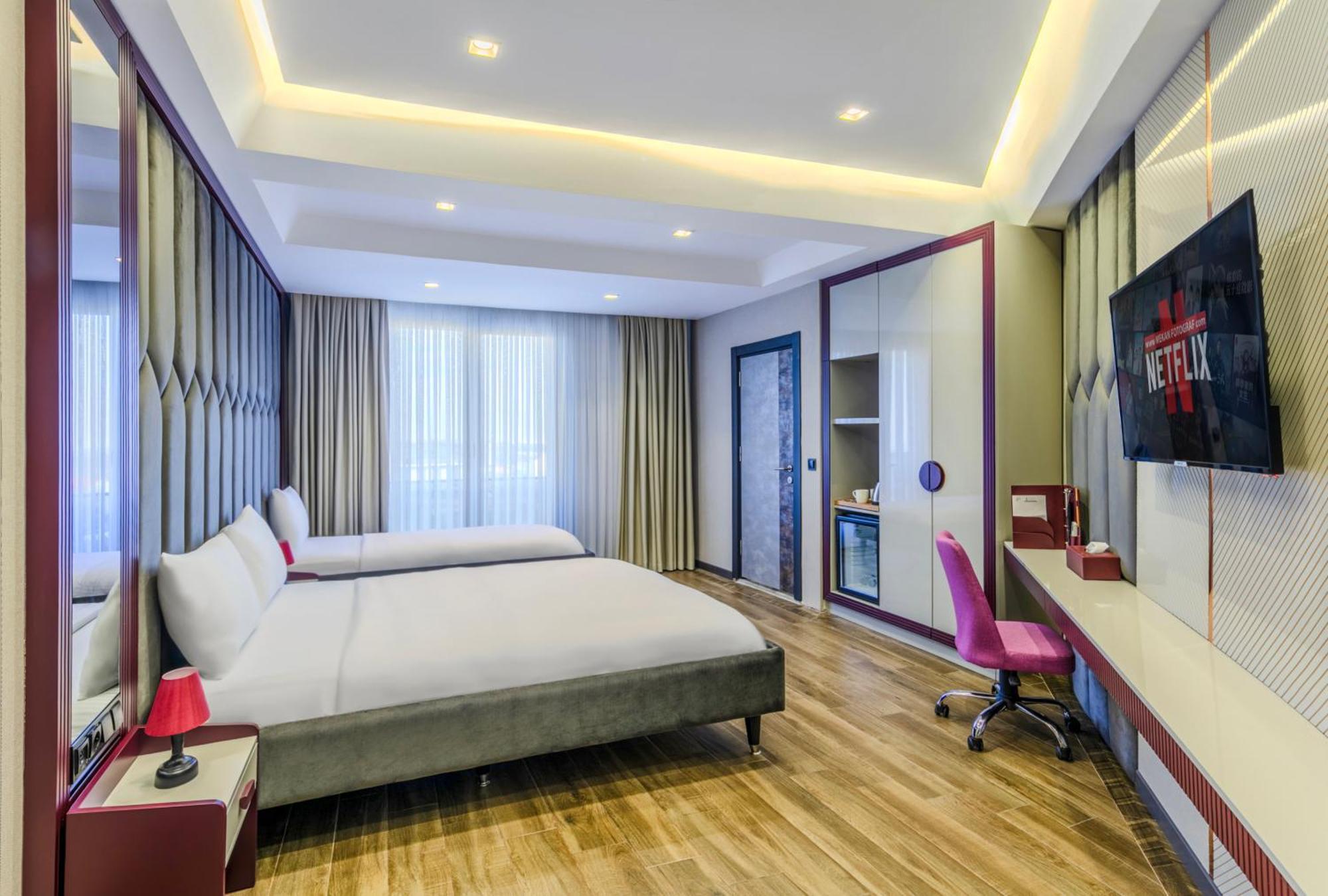Hotel Heaven Premium Restaurant & Airport Shuttle