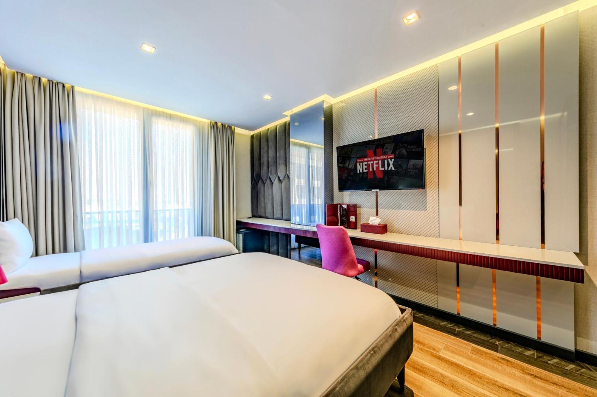 Hotel Heaven Premium Restaurant & Airport Shuttle 3*