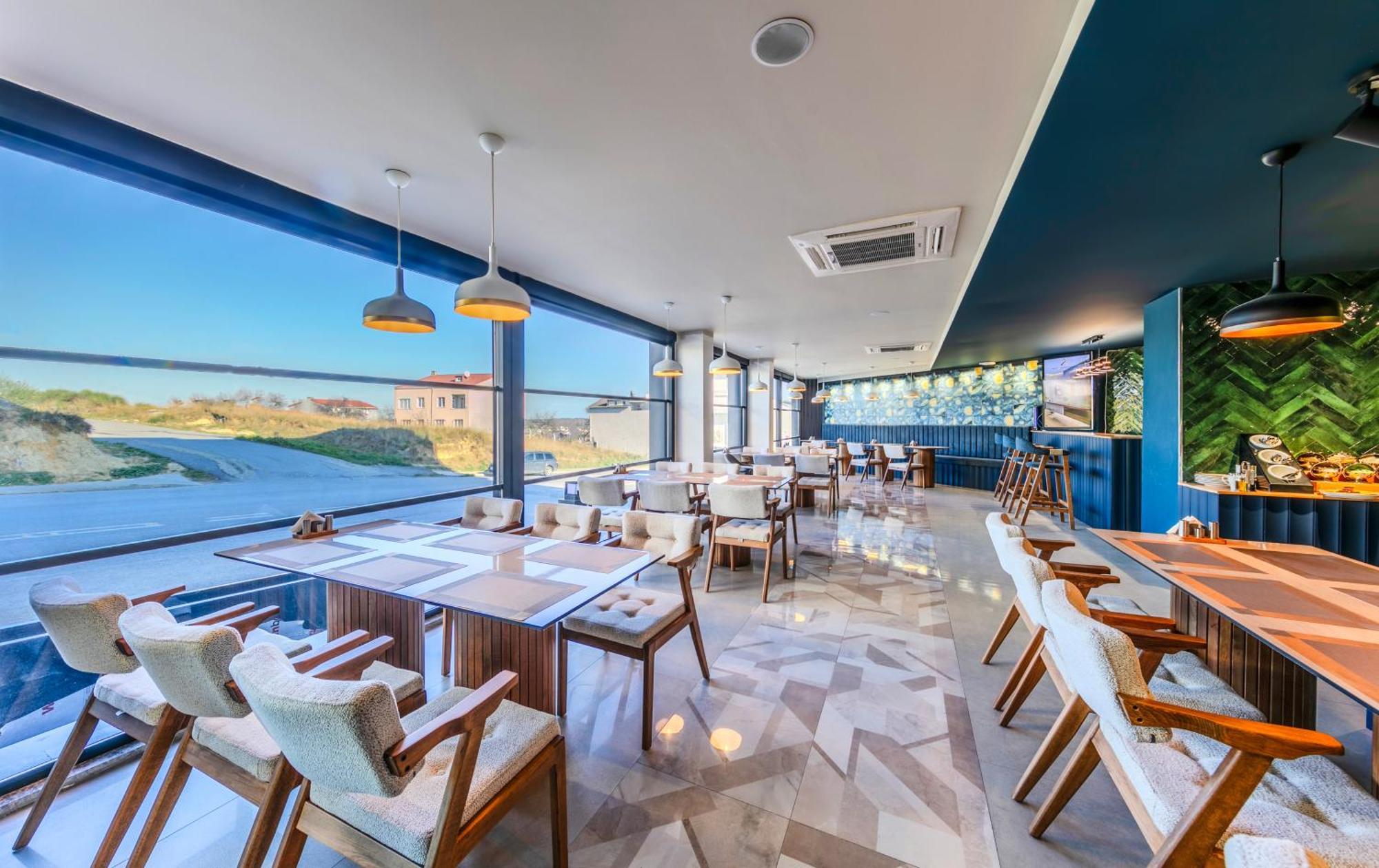 Heaven Premium Restaurant & Airport Shuttle