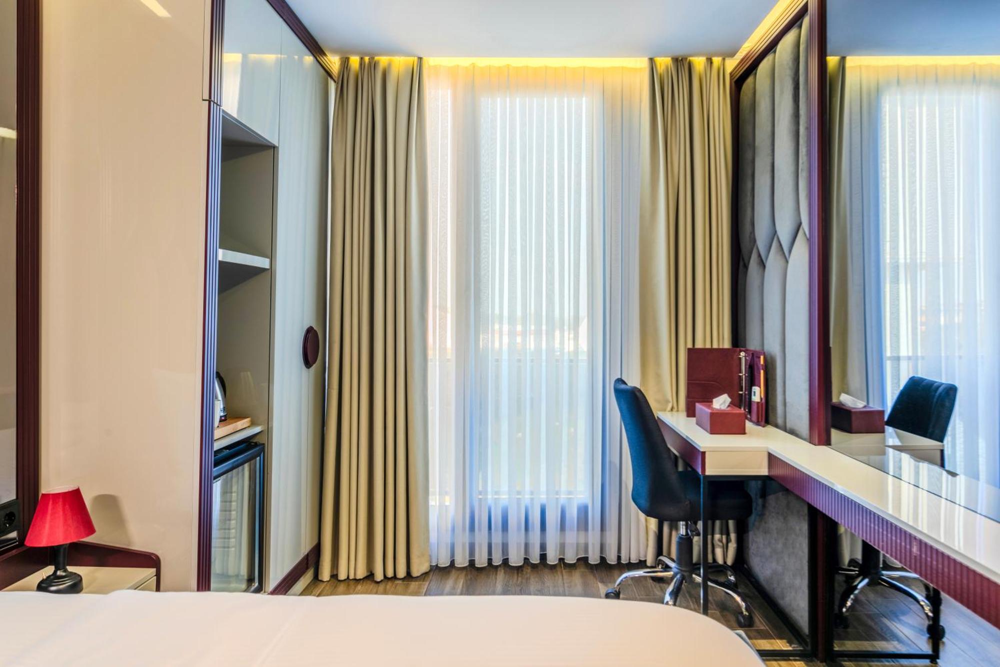 Hotel Heaven Premium Restaurant & Airport Shuttle 3*