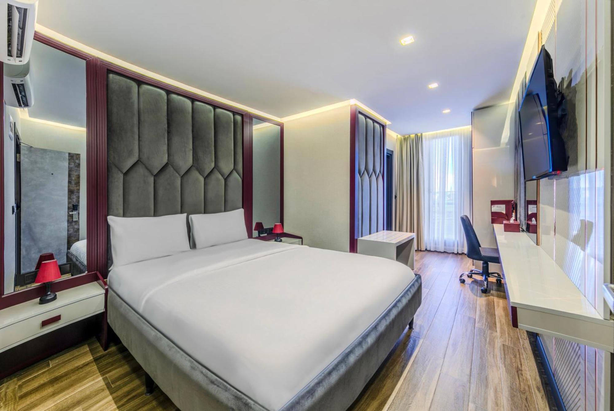 Hotel Heaven Premium Restaurant & Airport Shuttle 3*